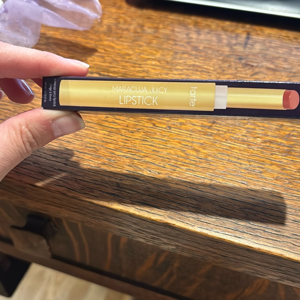 NIB Tarte Maracuja juicy lipstick in shade buffed pink!